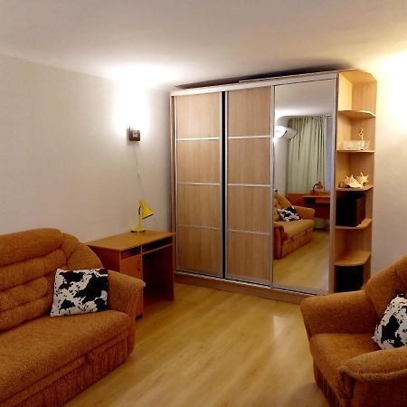 Квартира На Набережной Almatî Exterior foto