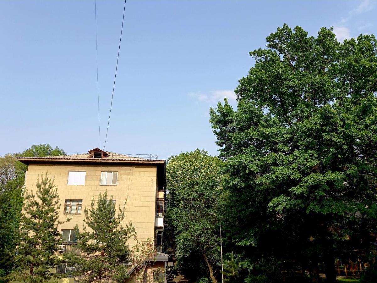 Квартира На Набережной Almatî Exterior foto